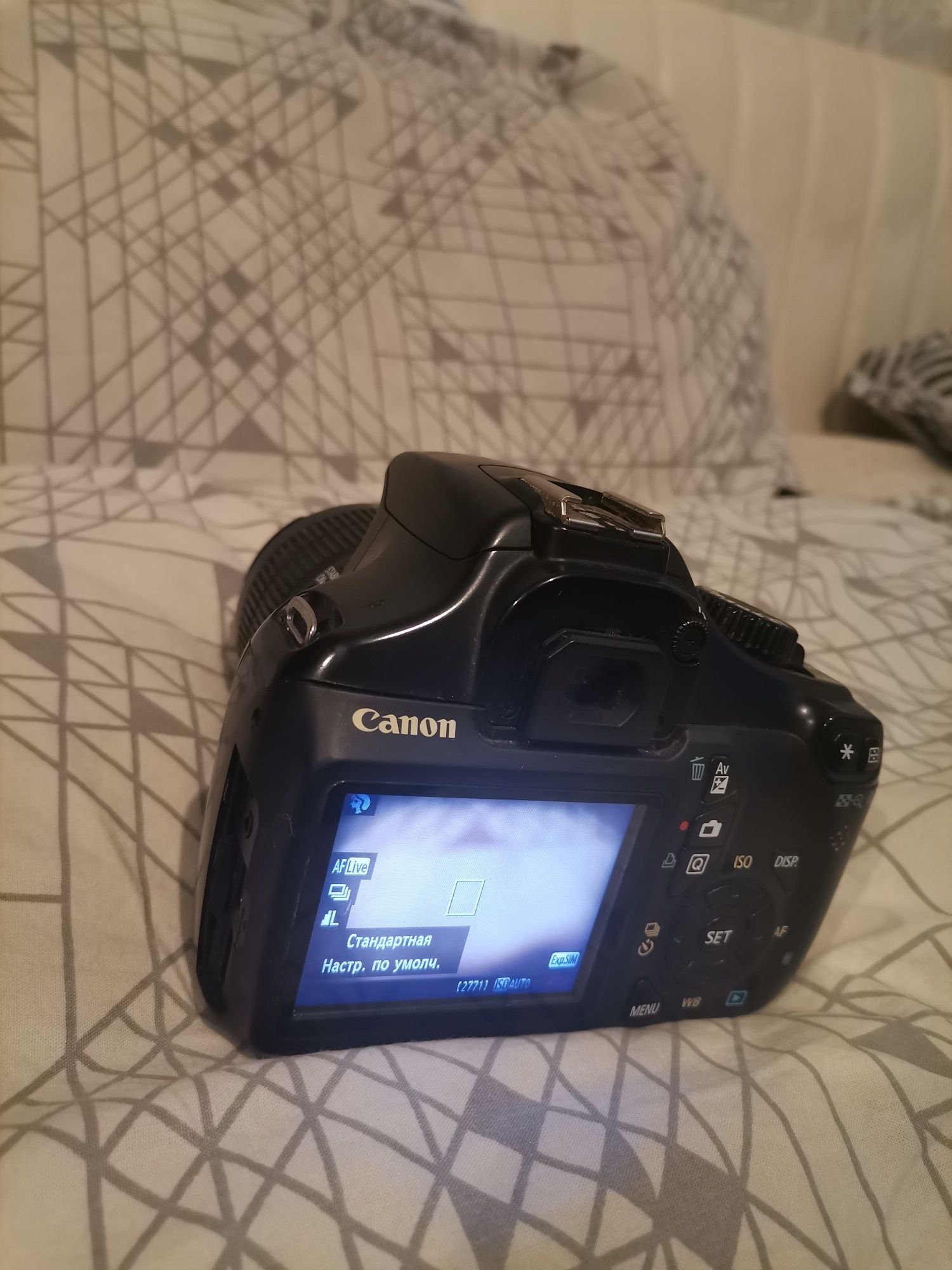 Canon eos 1100d + чантичка