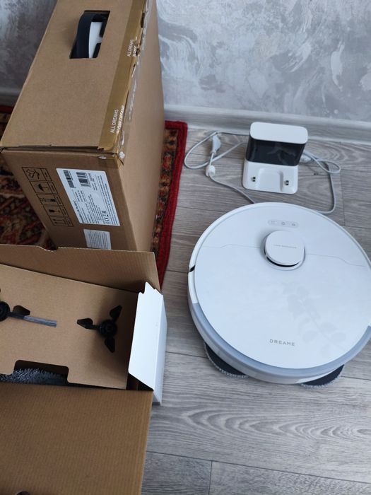 Продам мощный робот пылесос новый