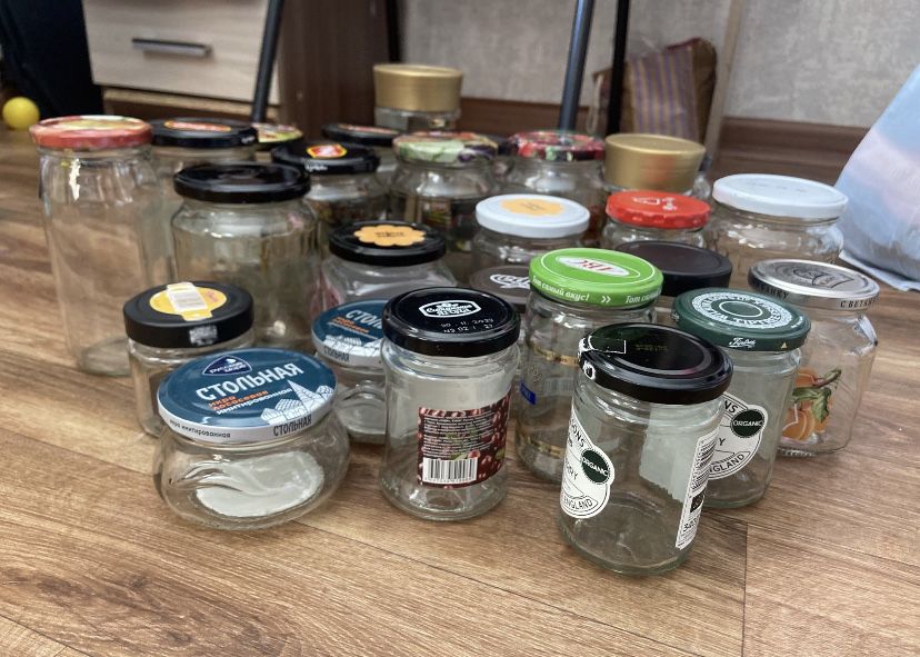 Банки 200 штук все с крышками,чистые