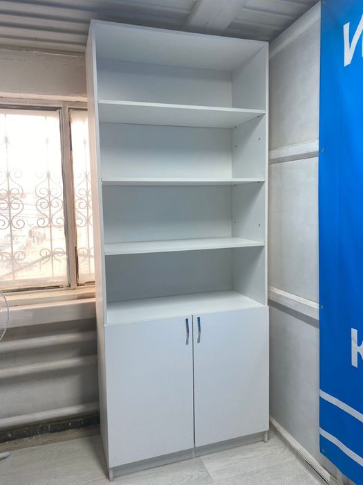 Продается б/у Шкаф и стол