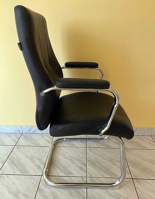 6 Scaune NOI, in cutie, Kring Sidney, piele ecologica neagra