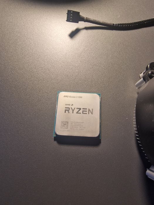 Procesor AMD ryzen 3 1200 + cooler