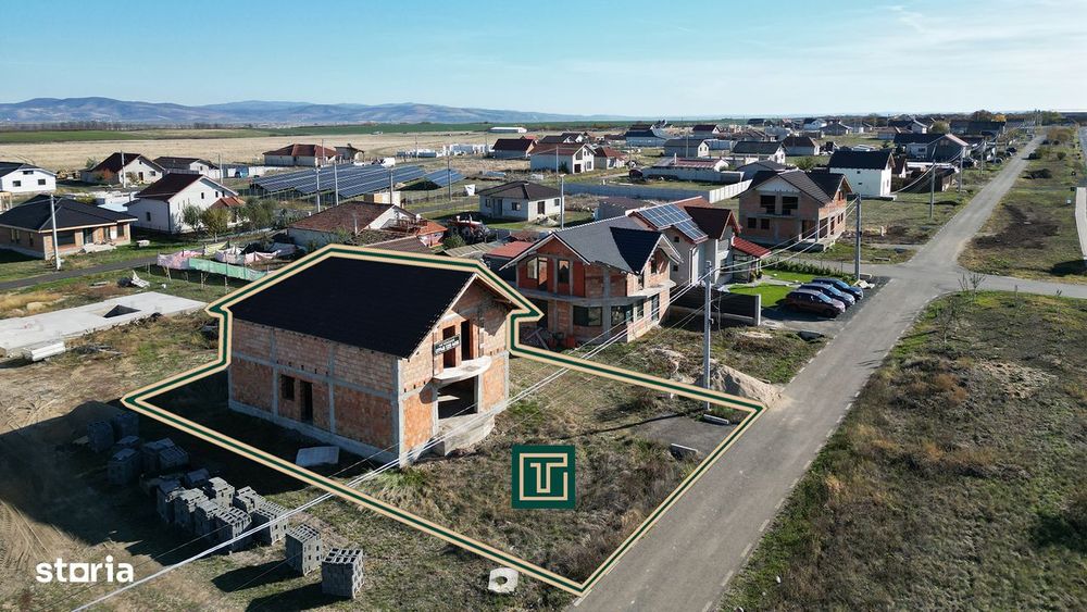 Casă la roșu cu 5 camere în Aluniș, județul Arad