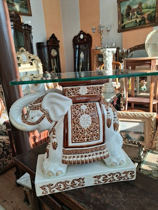 Холна    масичка