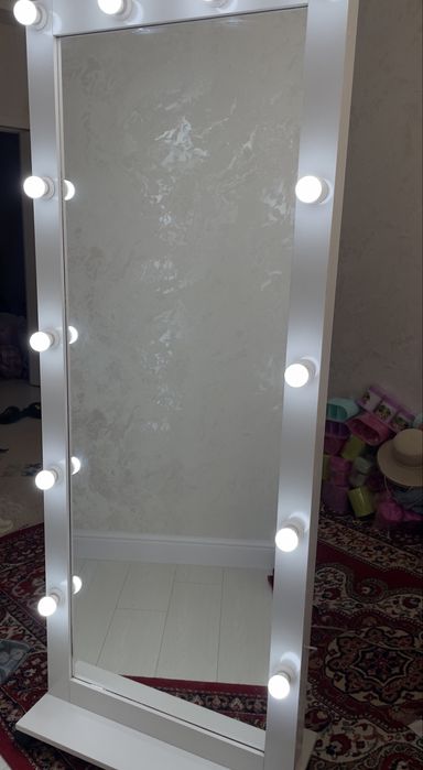 Зеркало с подсветкой
