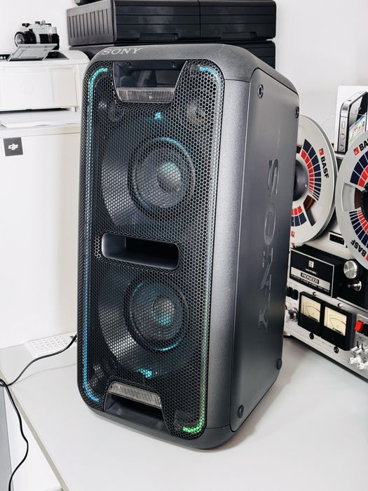 Boxă cu bluetooth și lumini SONY GTK-XB7,sunet foarte bun,extra bass!