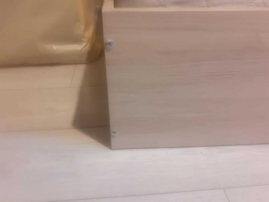 продавам легло с размери 90/200 см