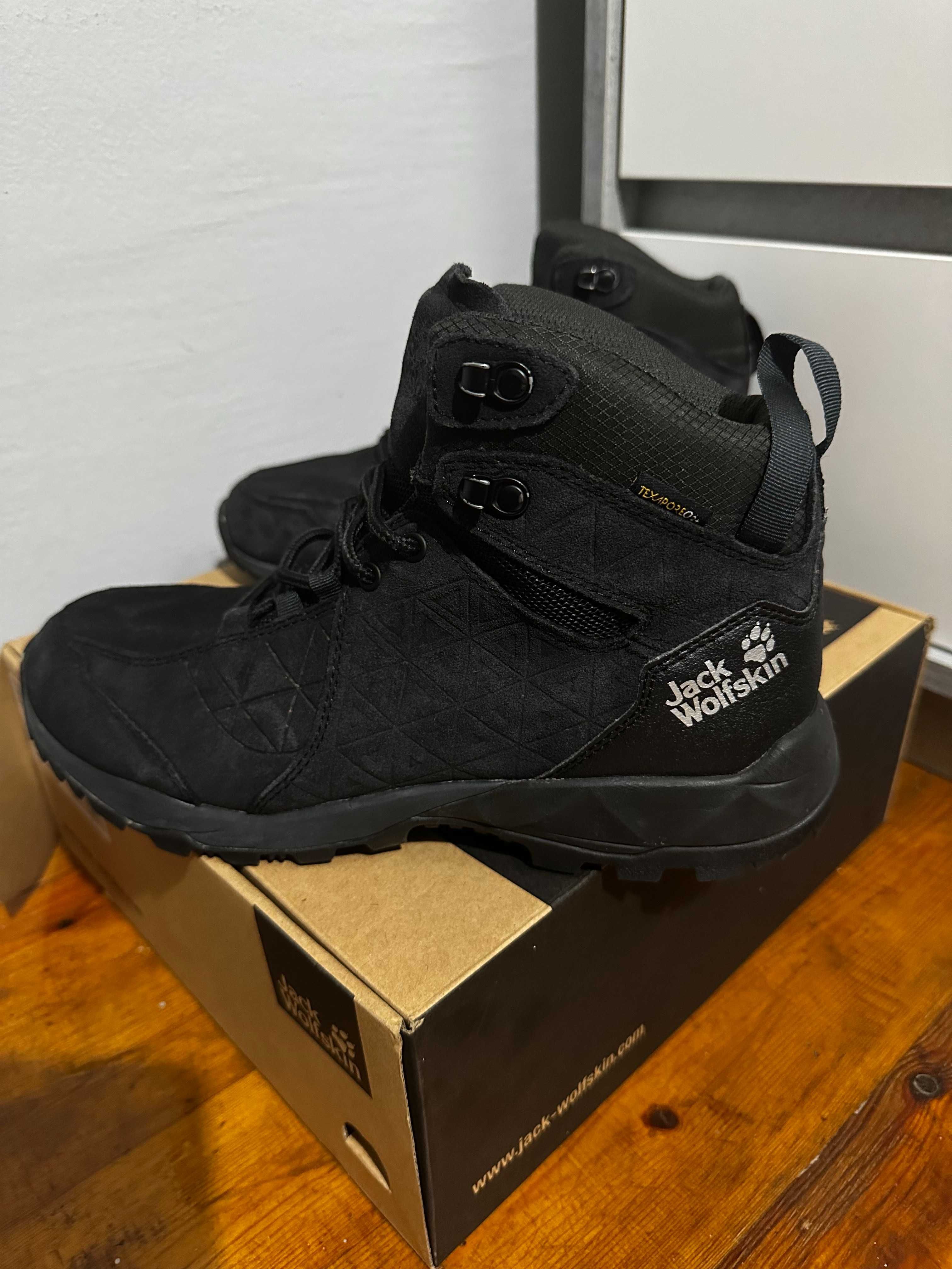 Jack Wolfskin Cascade Hike LT Texapore Mid M black/phantom