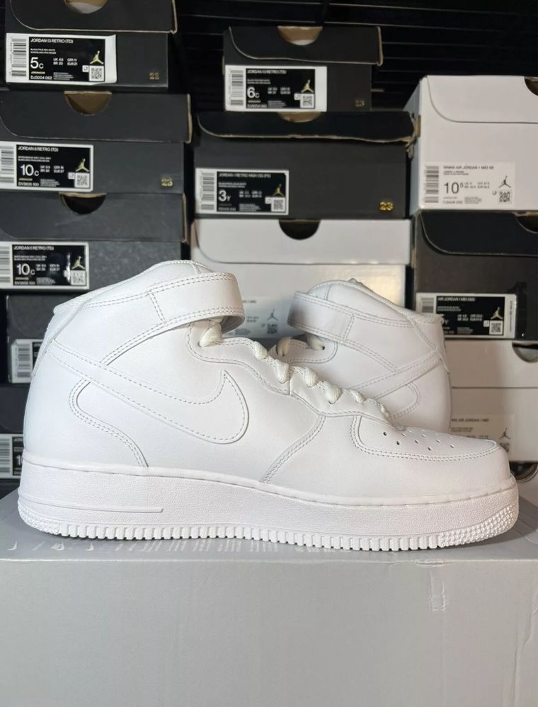 Adidasi Sneakers Mid Nike Air Force 1 07 Triple White - STOC Limitat!