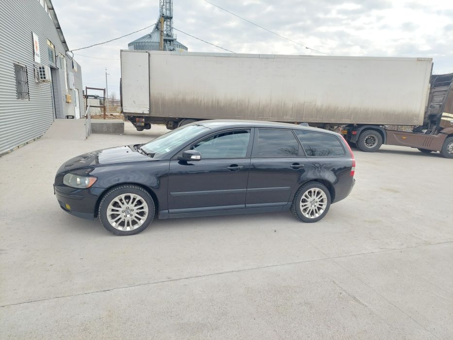 Vând Volvo v50 Intretinut