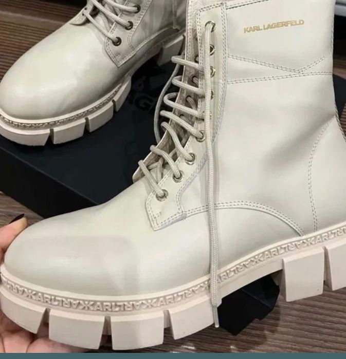 Karl Lagerfeld естествена кожа