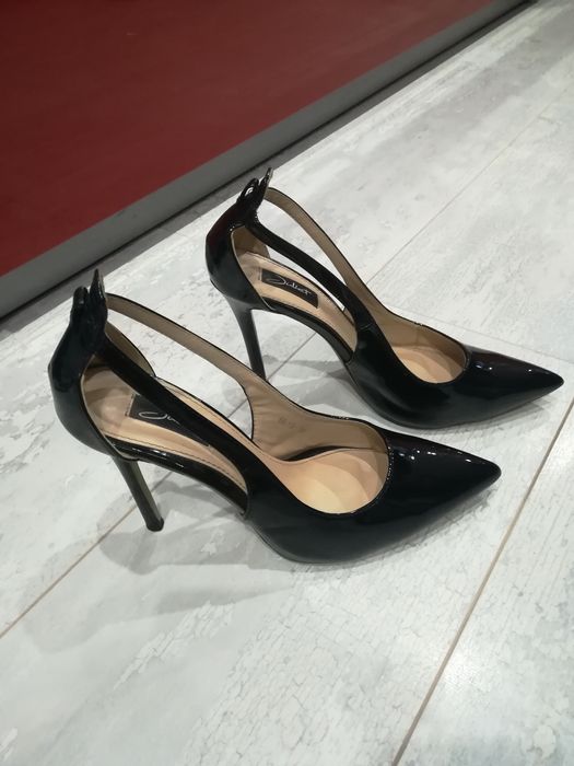 Дамски елегантни обувки N38  на ток-,, GULIET "