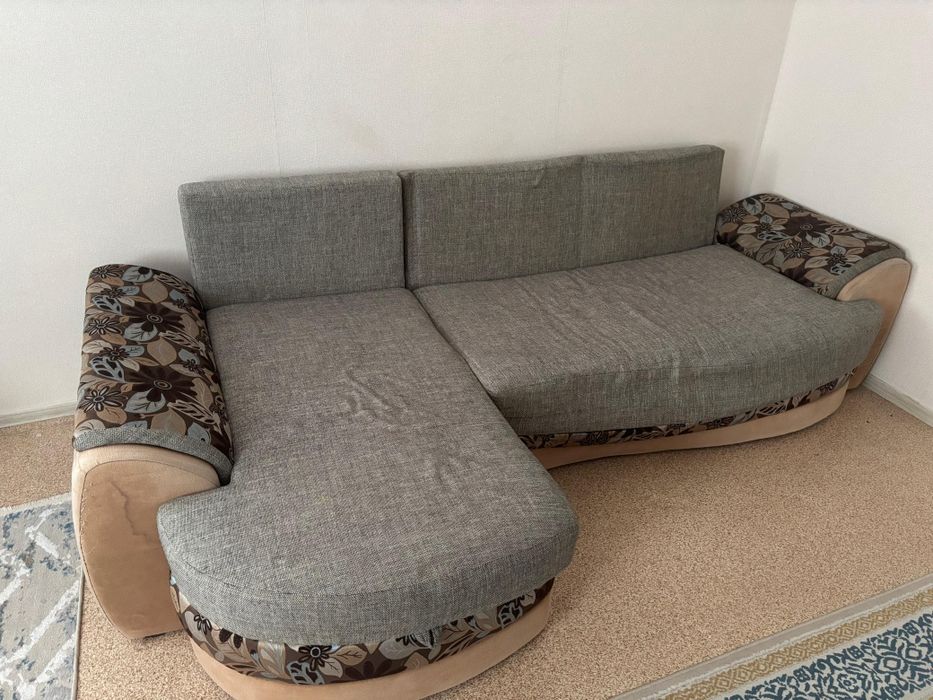 Продам диван недорого