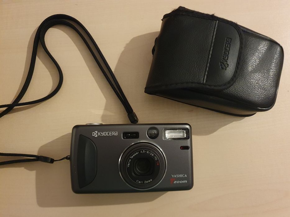 Yashica T4 zoom Kyocera