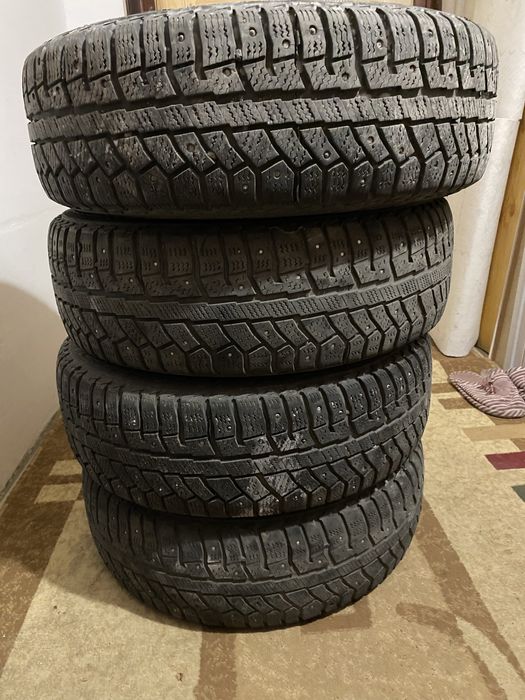 Продам срочно зимные резиный