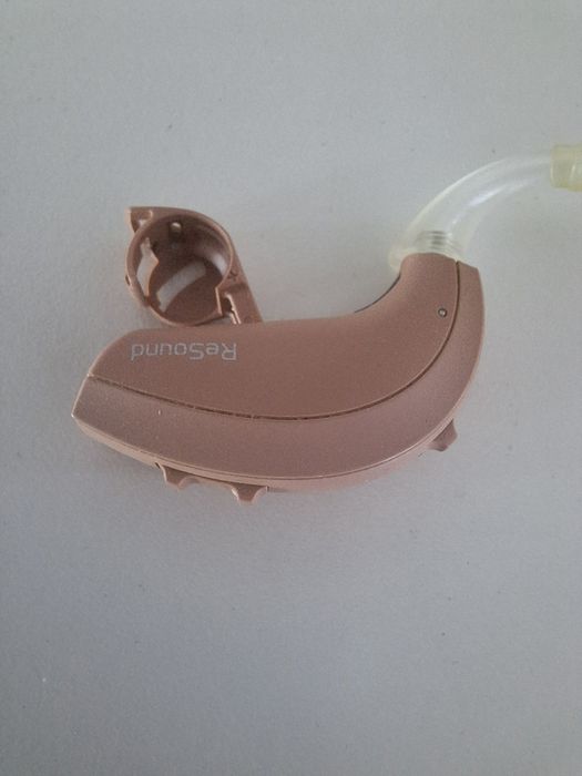 Aparat auditiv AUDIONOVA cu amplificator de la distanta wireless