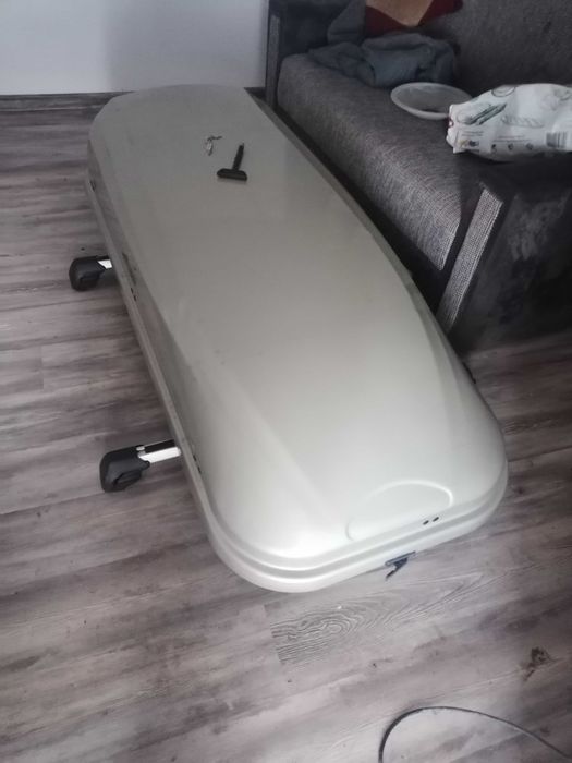 Portbagaj auto în perfectă stare