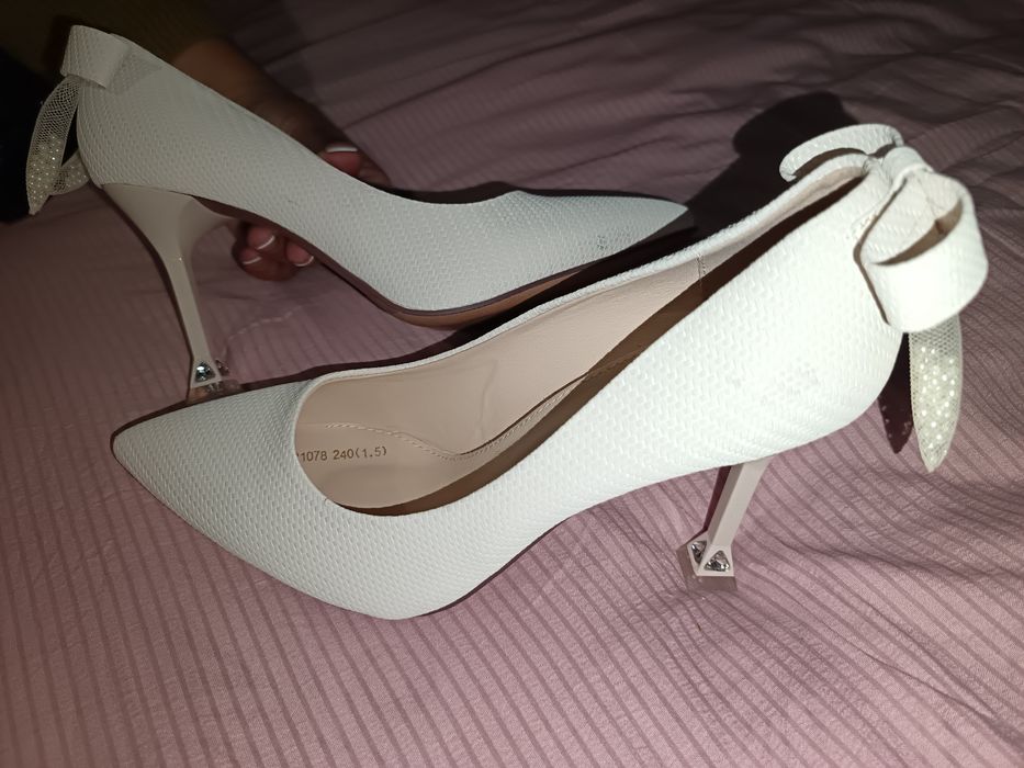 Продаю туфли на каблуке