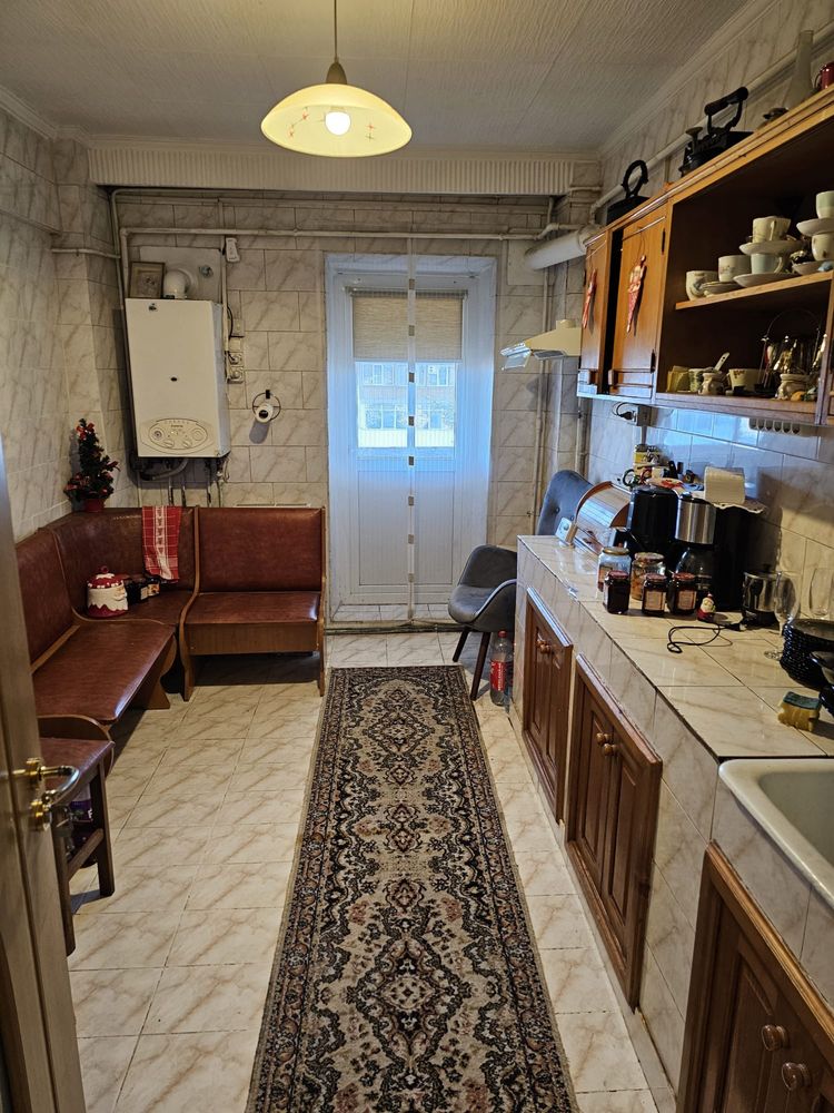 Apartament, 3 camere, Zona Bascov-Centru