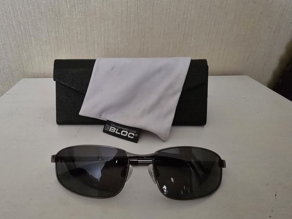 BLOC Polarized SQUARE Gunmetal sunglasses