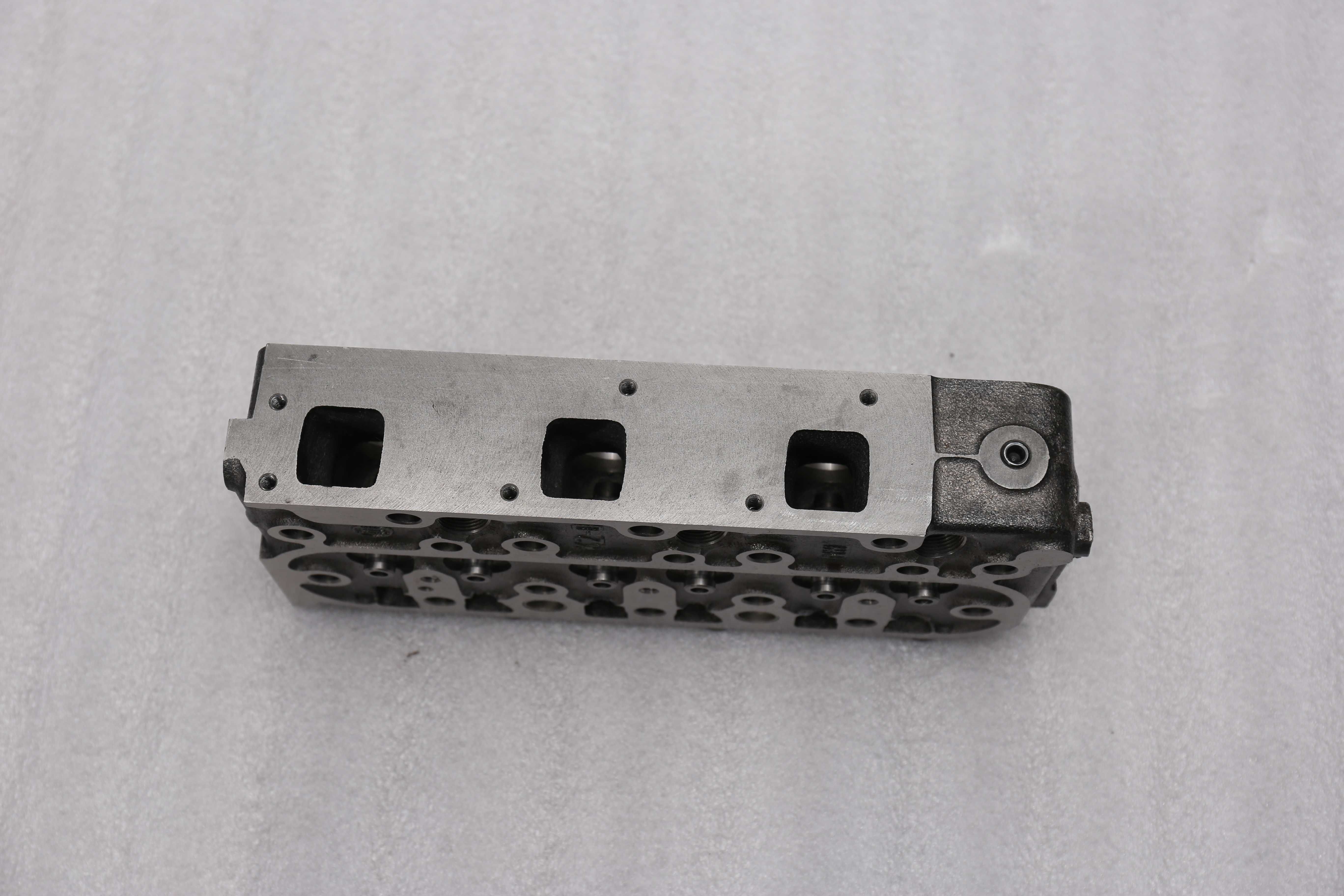 Chiulasa motor Kubota D1005 - Piese motor Kubota