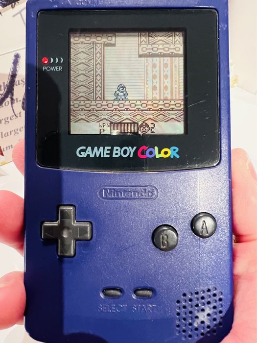 Game Boy Color + игра Mega Man