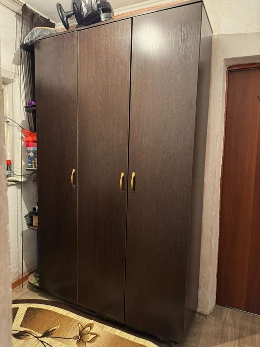 Нормально шкаф  .