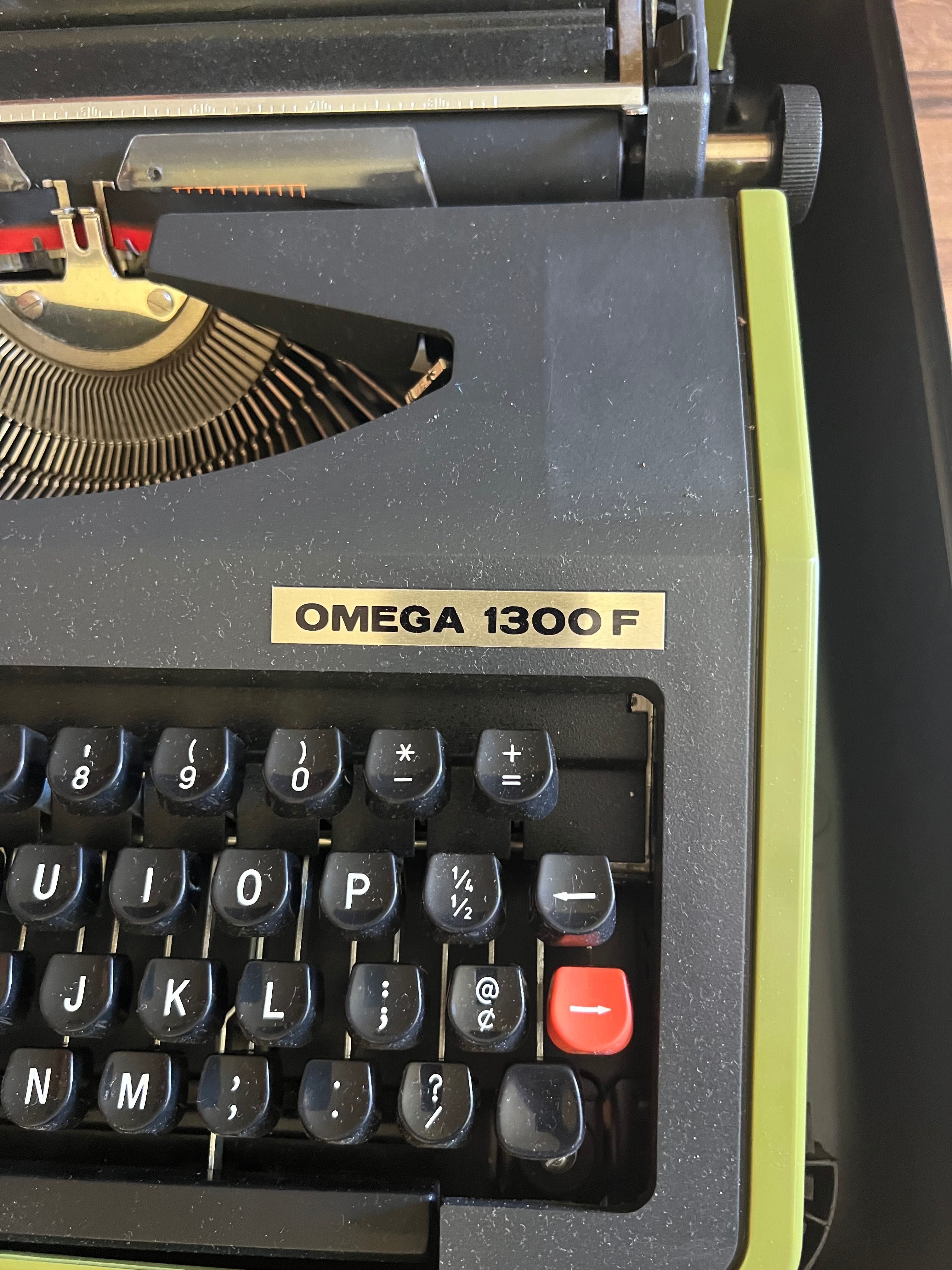 Продавам пишеща машина на латиница