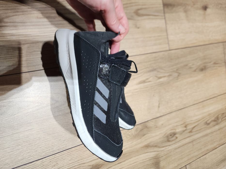 Продам оригинальные Adidas на мальчика