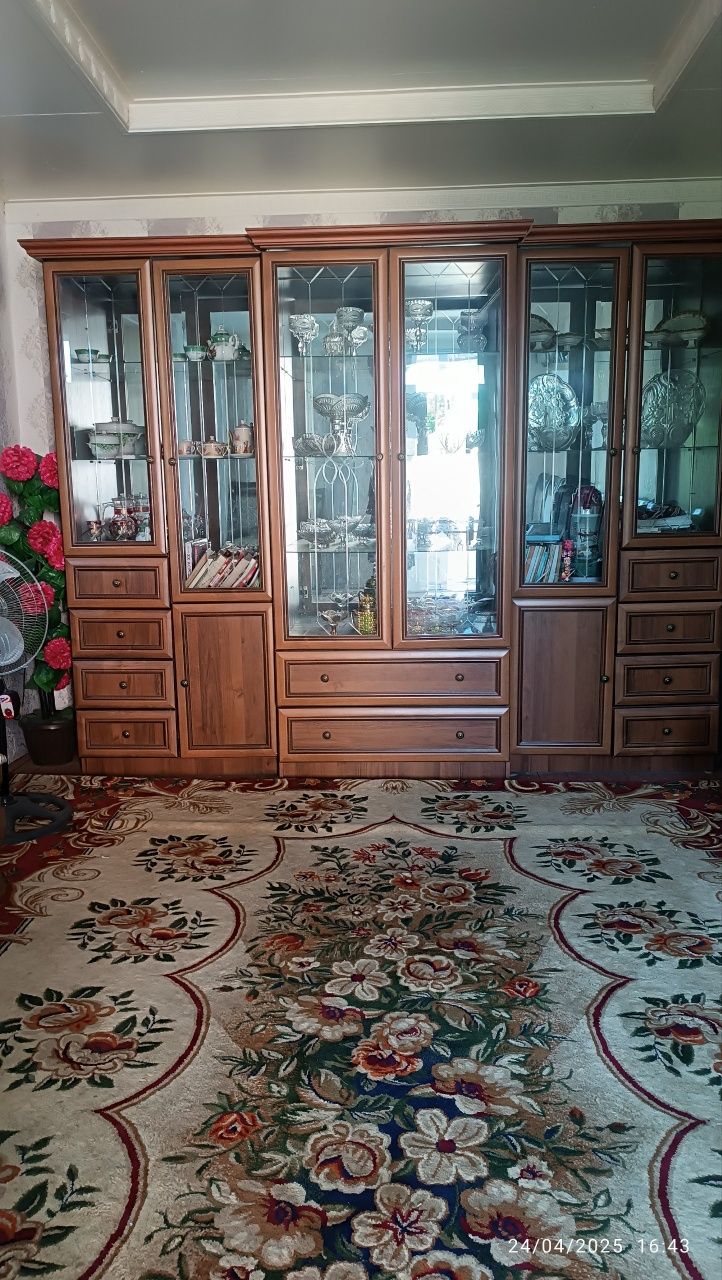 Mebellar sotiladi