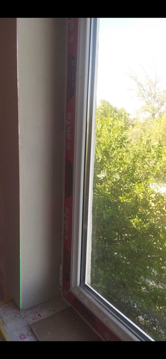 Отделка откосов после установки окон и дверей -демонтаж старых.