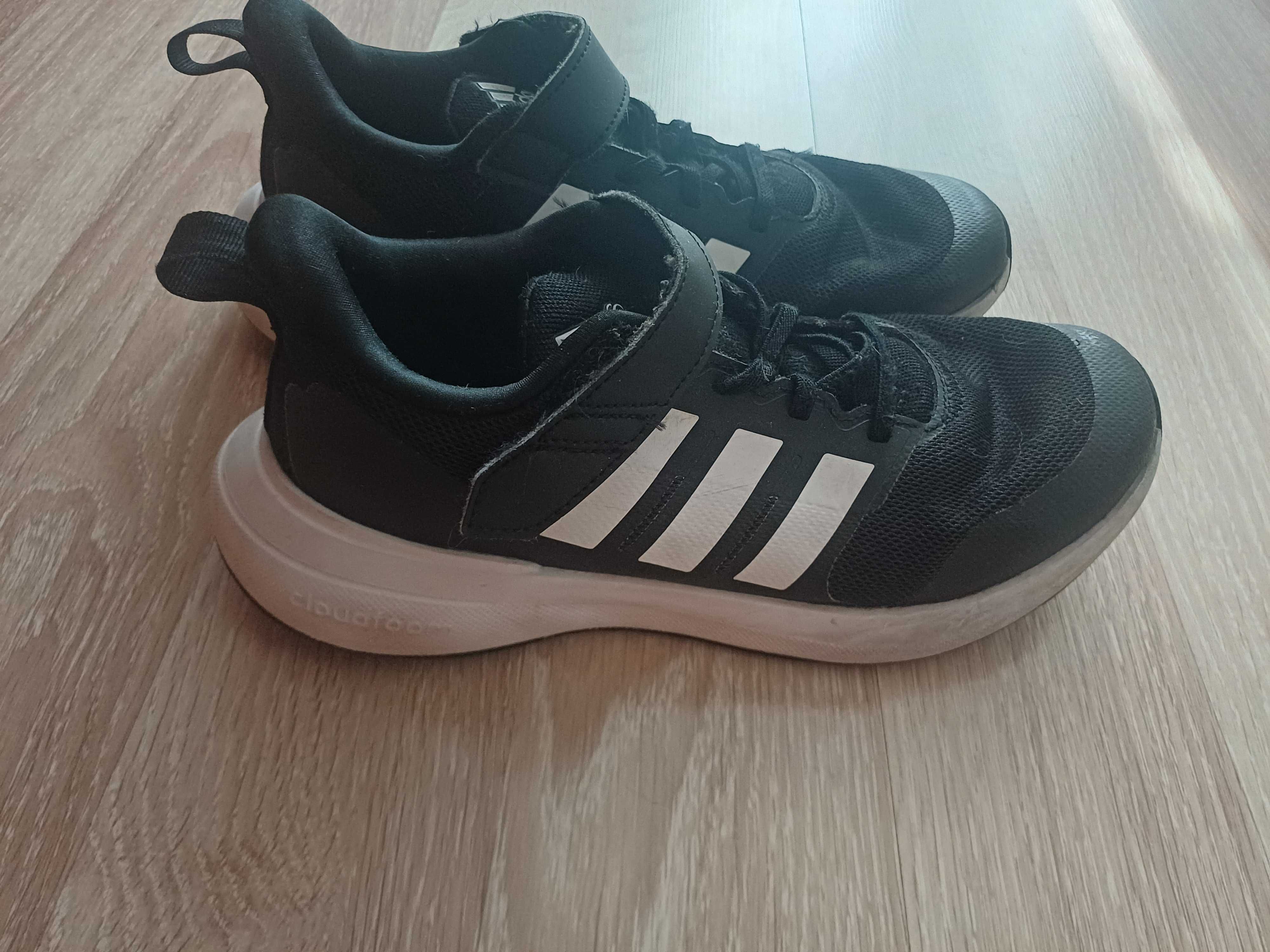 Оригинални маратонки adidas