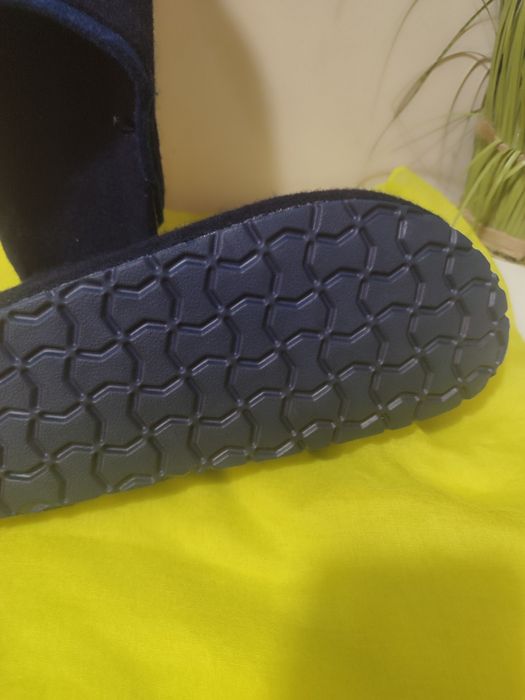 Ръчно изработени пантофи COS  от 100% чиста мерино вълна