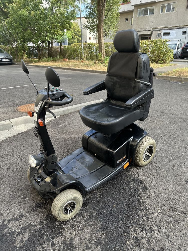 Masinuță electrică pentru vârstnici / persoane cu handicap