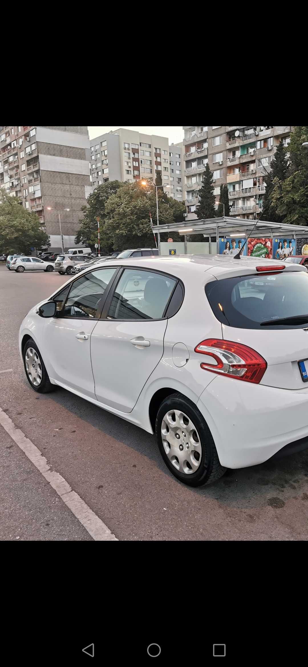 Peugeot 208, 2014 За витрина