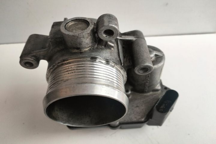 Clapeta acceleratie  03L128063R Volkswagen VW Passat B7 seria