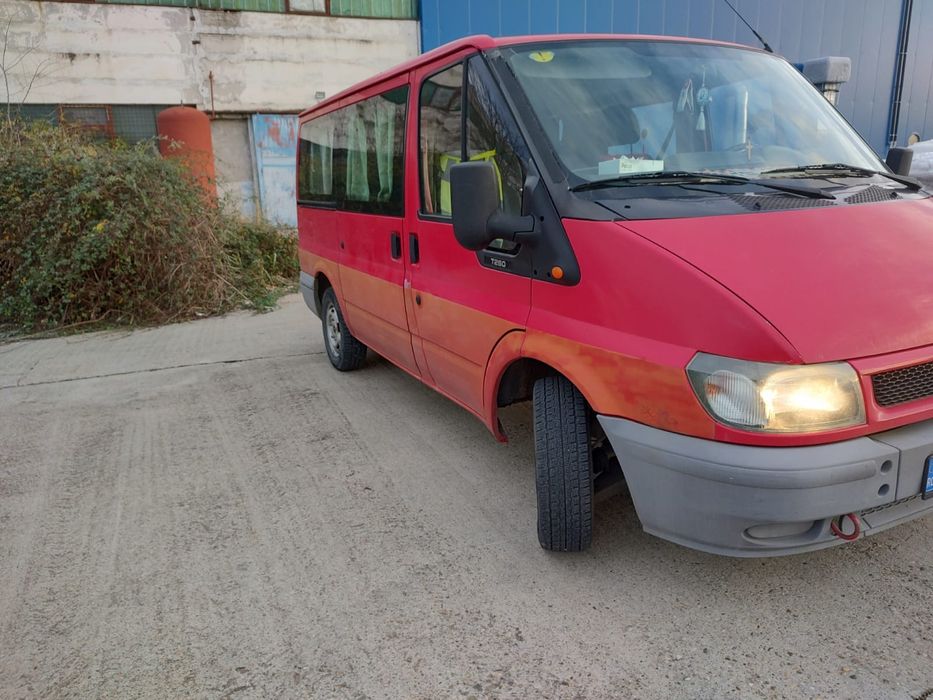 Vând Ford Transit