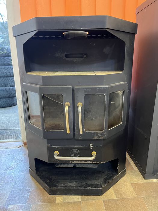 Semineu modern pe lemne