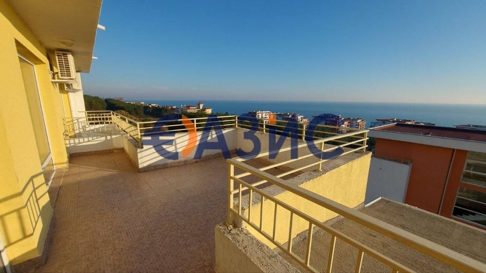 Студио в Комплекс Краун Форт Клъб, Свети Влас, Бългаея, 63 кв. м., 65