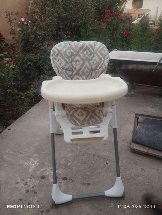 Bolalar ovqatlanish stuli