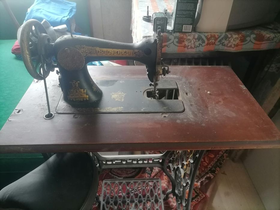 Mașină de cusut Singer