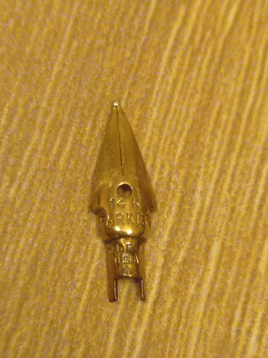 Stilou Parker penita aur 14 K