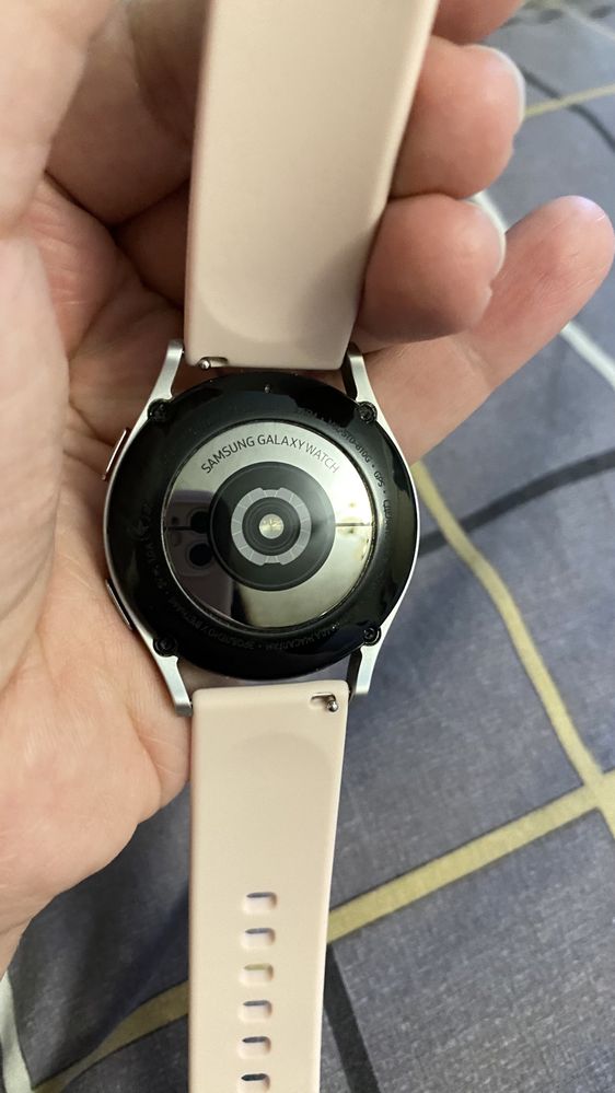 Продам часы Samsung Galaxy Watch4