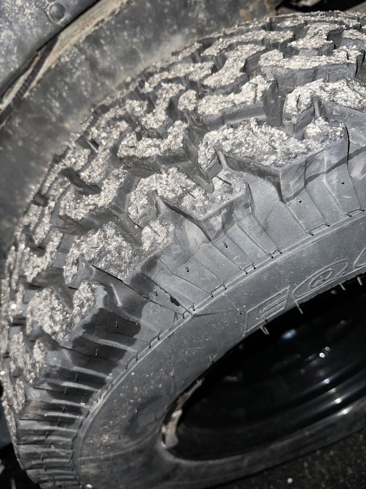Anvelope EQUIPE resapate 235/75/R16