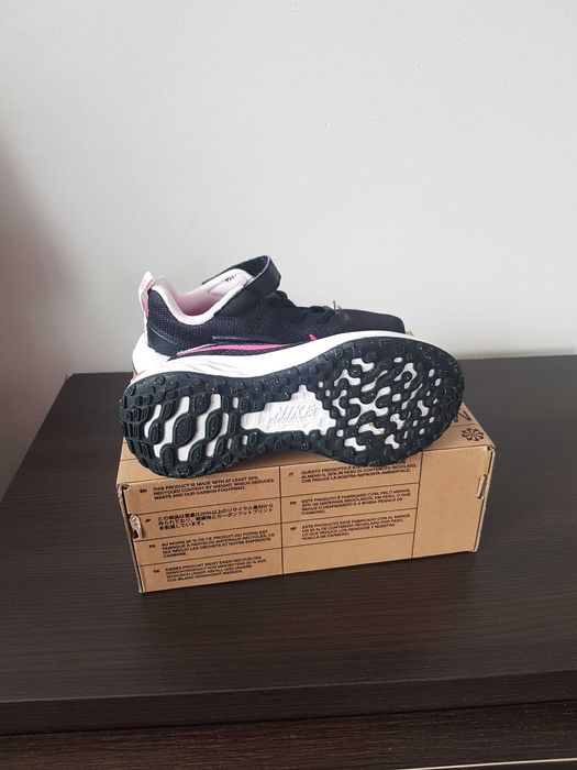 Чисто нови маратонки Nike revolution 6