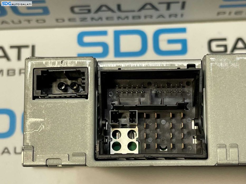 MMI Unitate Radio CD Player Audi Multimedia Audi A4 B8 2008 - 2012 Cod 8T2035652G [LR1961]