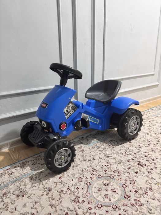 Машинка каталка трактор