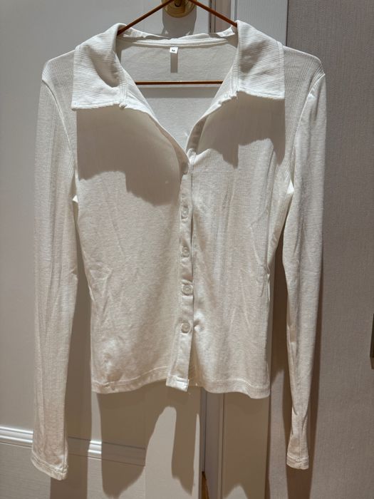 Нежная кофточка с воротником