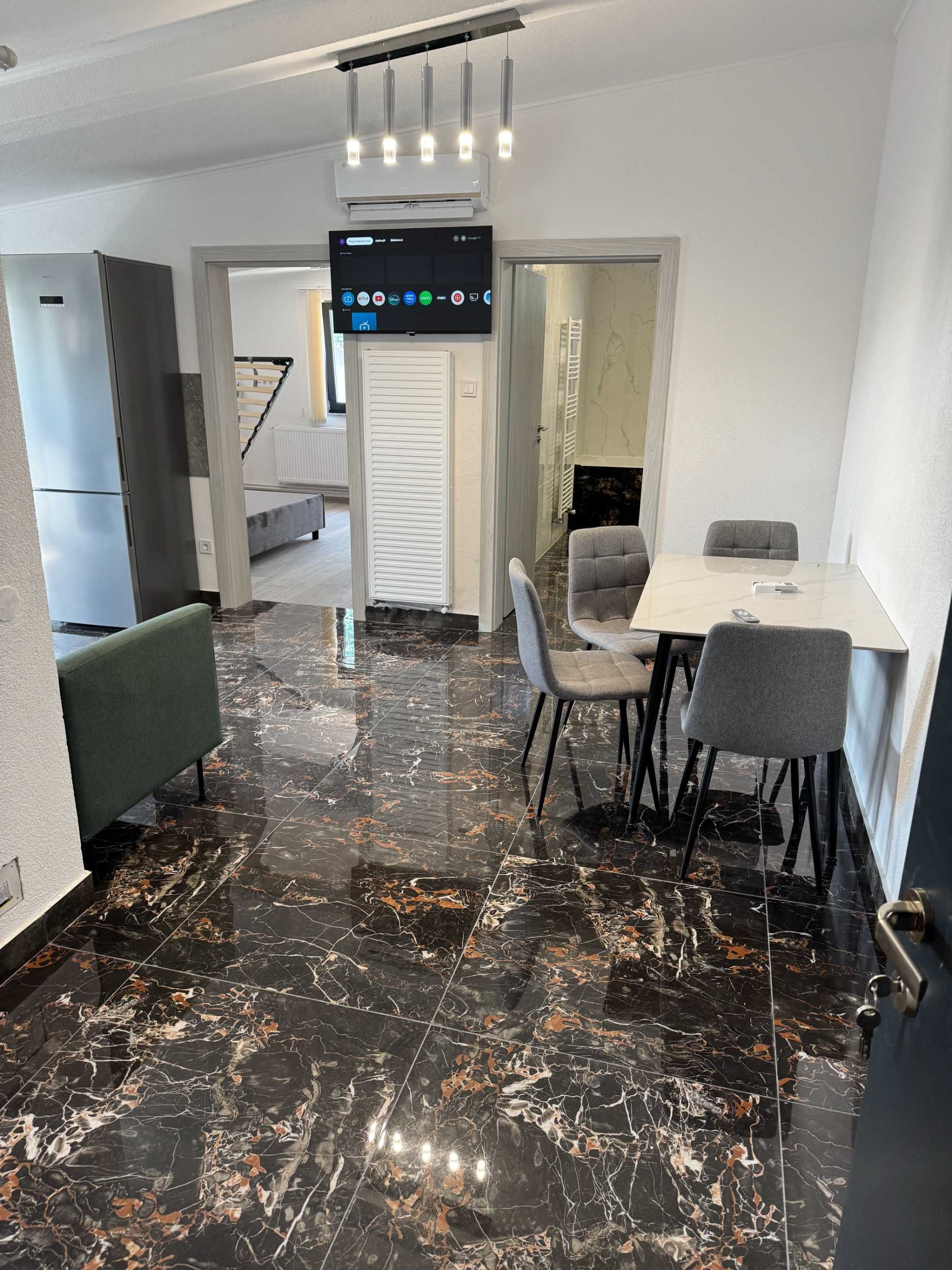 vand apartament finisat in zona VIVO