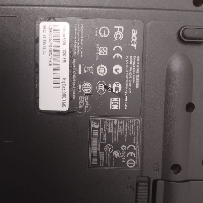 Ноутбук acer старый но в рабочем состоянии